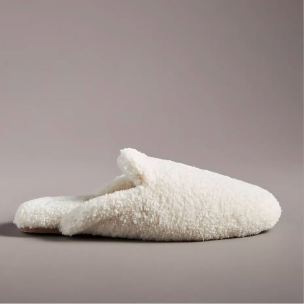 Pilcro Cream Sherpa Slip-On Slippers